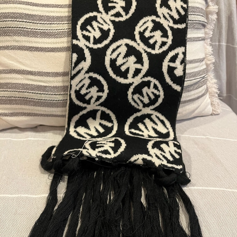Michael Kors Signature Logo Knit Reversible Scarf